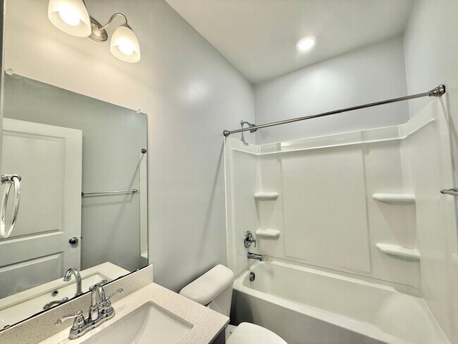 Building Photo - **OFFERING REFUNDABLE APPLICATION FEES & $100 MOVE IN PROMOTION** Modern 3BD, 2.5BA Clayton Townh...
