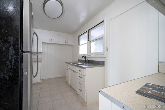 Building Photo - Still under construction! Remodeled 2BR/1....
