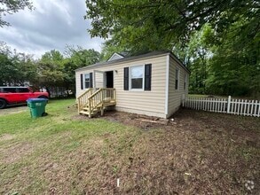 Building Photo - 660 Effingham Dr
