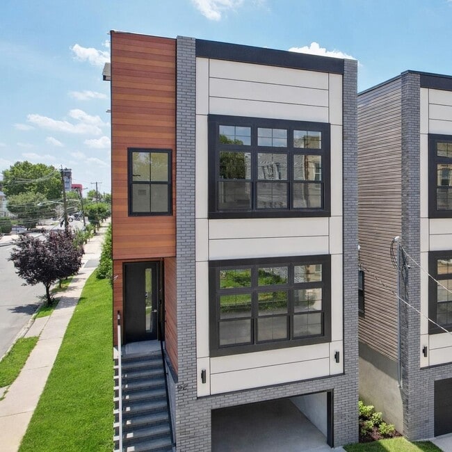 Building Photo - 92 E 27th St