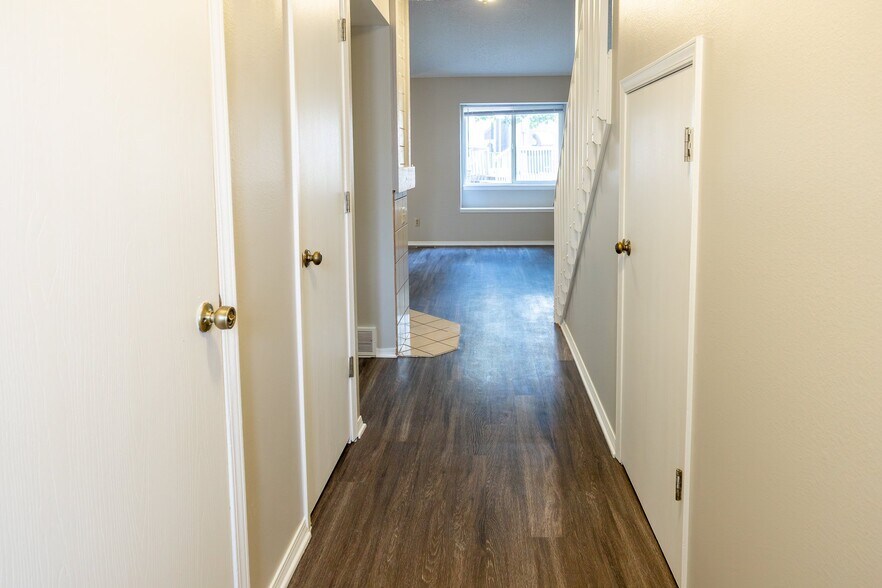 Building Photo - 3441 Atlantic Dr
