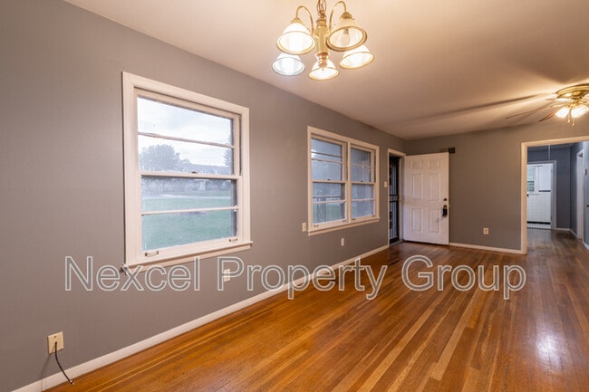 Building Photo - 430 N Graham St