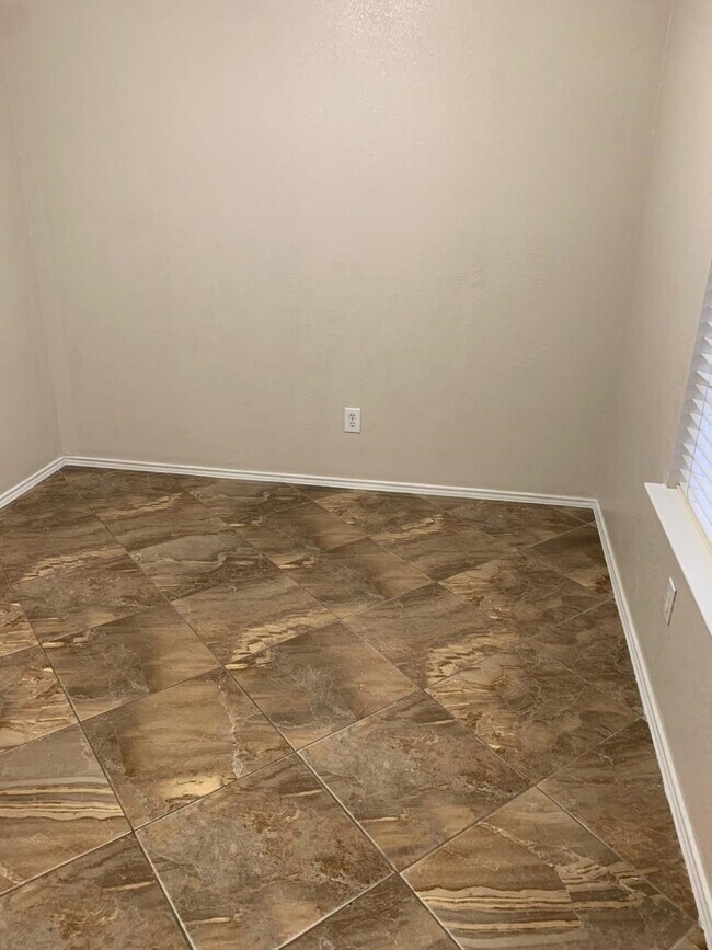 Building Photo - 6019 Fallmont Dr