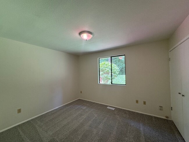Building Photo - Tranquil 3 bedroom Rambler!!!