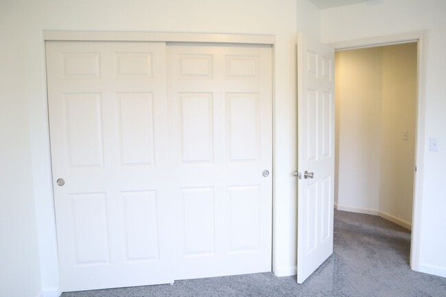 Building Photo - 12503 NE 70th Cir