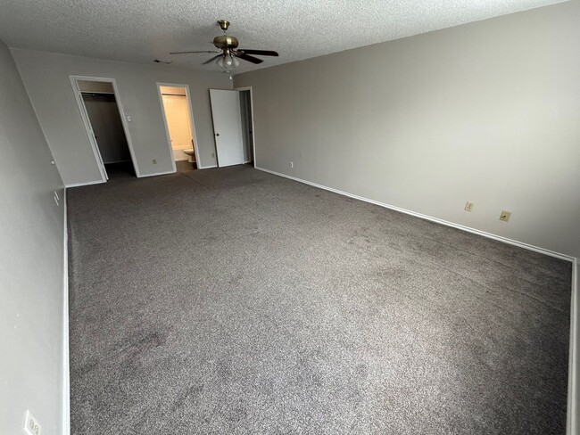 Building Photo - 10735 Juniper Pass