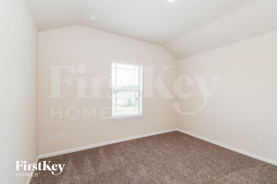 Building Photo - 6542 Blimp Base Blvd