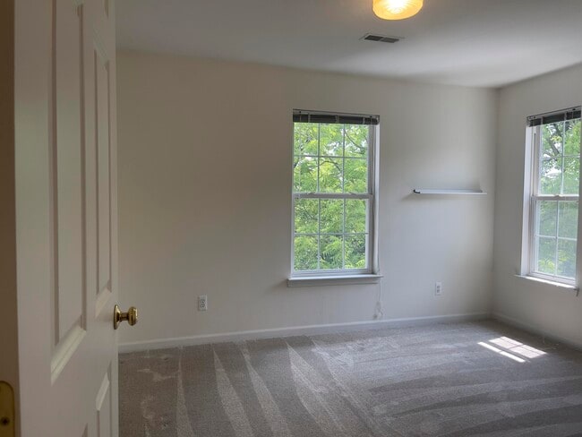 Building Photo - 1139 Joyce Ln