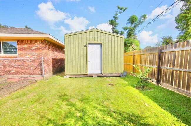 Building Photo - 1005 Wilburn St