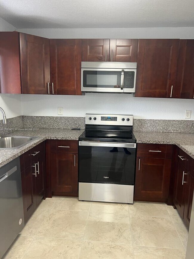Building Photo - 2670 W 76th St