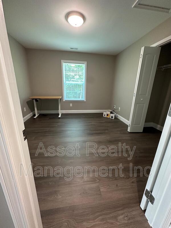 Building Photo - 112 Bennett Ln
