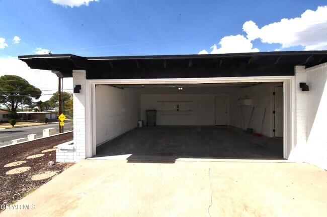 Building Photo - 200 Belvidere St