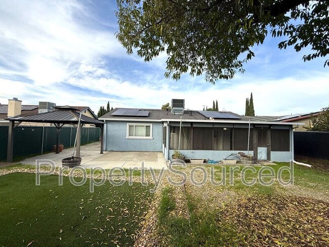 Building Photo - 426 J St