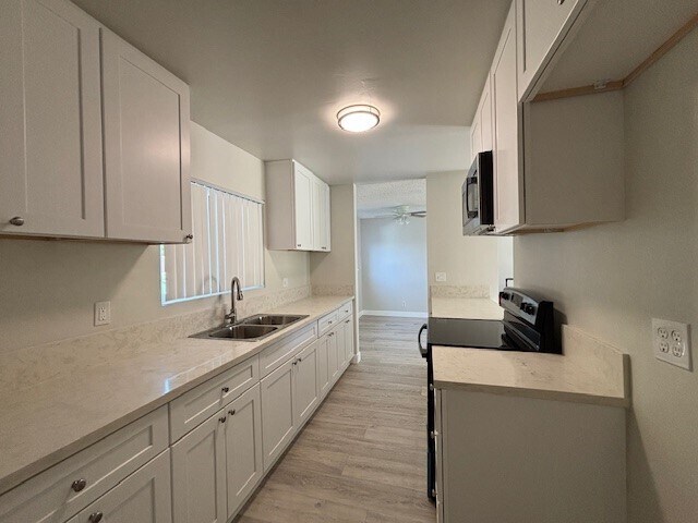 Building Photo - 5502 Fernhill Cir