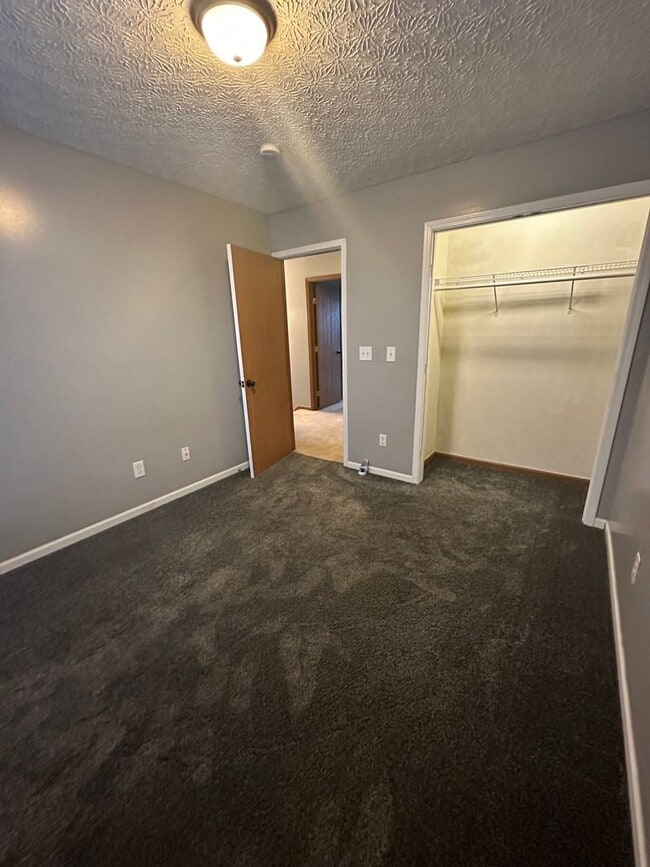 Building Photo - Introducing a stunning three-bedroom, two and a half bathroom home for rent in Columbus, OH!