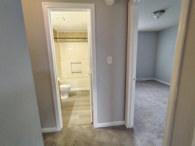 Building Photo - 61 Ferguson Dr