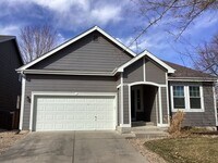 Building Photo - 3 bedroom, 2 Bath Ranch Home with 2 Car At...