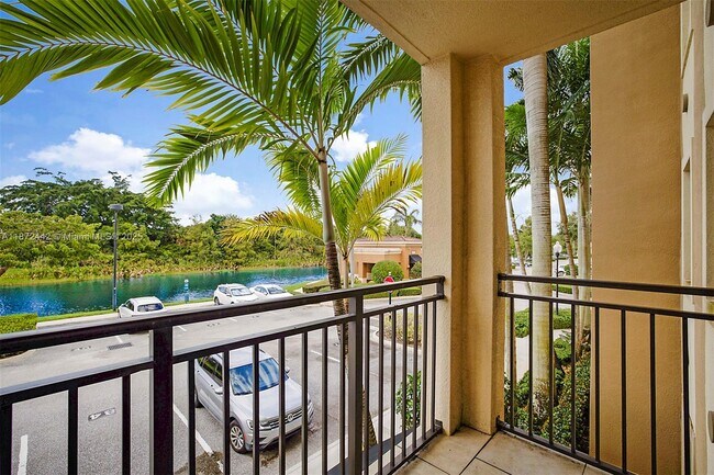 Building Photo - 4905 Midtown Ln