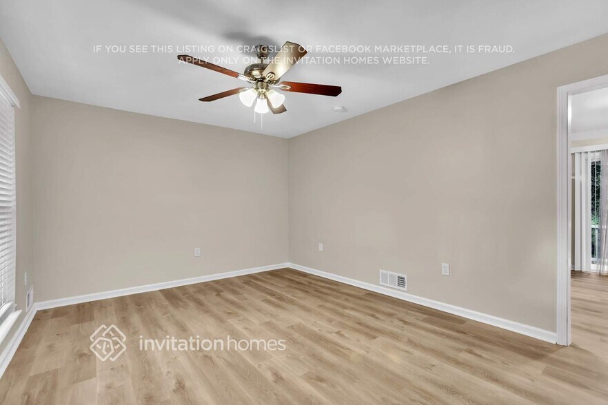 Building Photo - 4422 Lovridge Dr SW