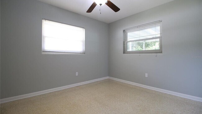 Building Photo - 1001 Brookside Dr