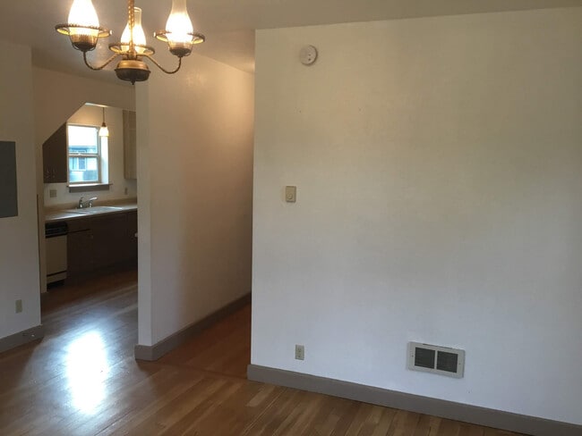 Building Photo - 3 Bedroom Duplex in Whiteaker Neighborhood