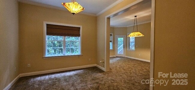 Building Photo - 6926 Linkside Ct