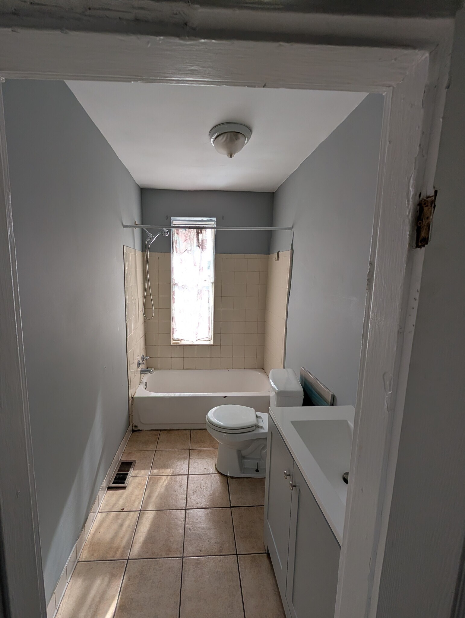 Building Photo - 2409 McElderry St