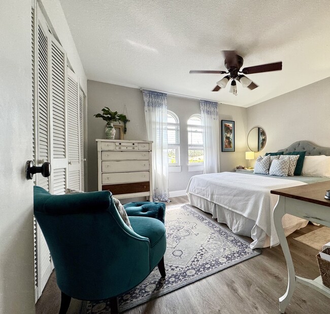 Building Photo - 1861 SE 4th St