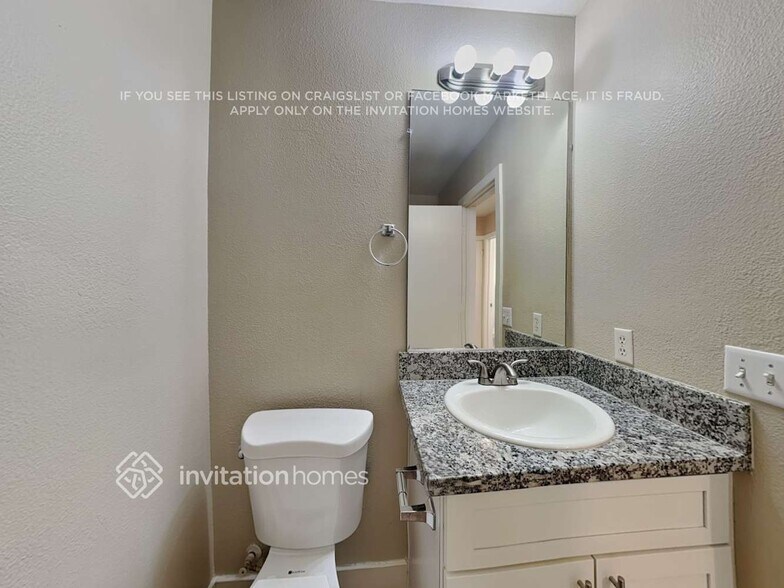 Building Photo - 885 Angelus Oaks Dr