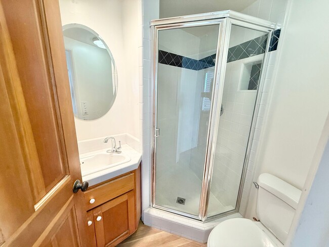 Building Photo - Stunning 2 Bedroom 2 Bath in Laguna Beach