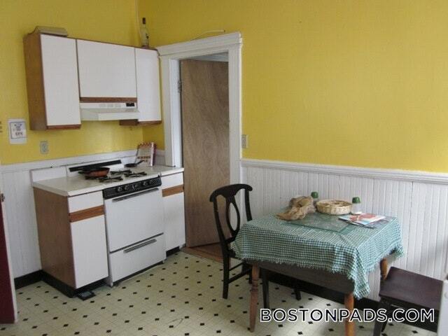 Building Photo - 447 Park Dr