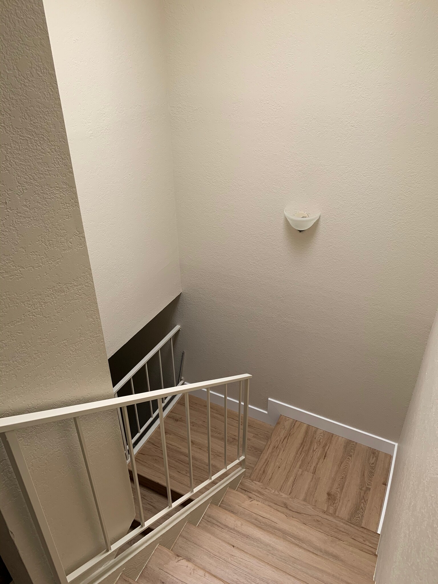 Building Photo - 31 W Pasadena Ave