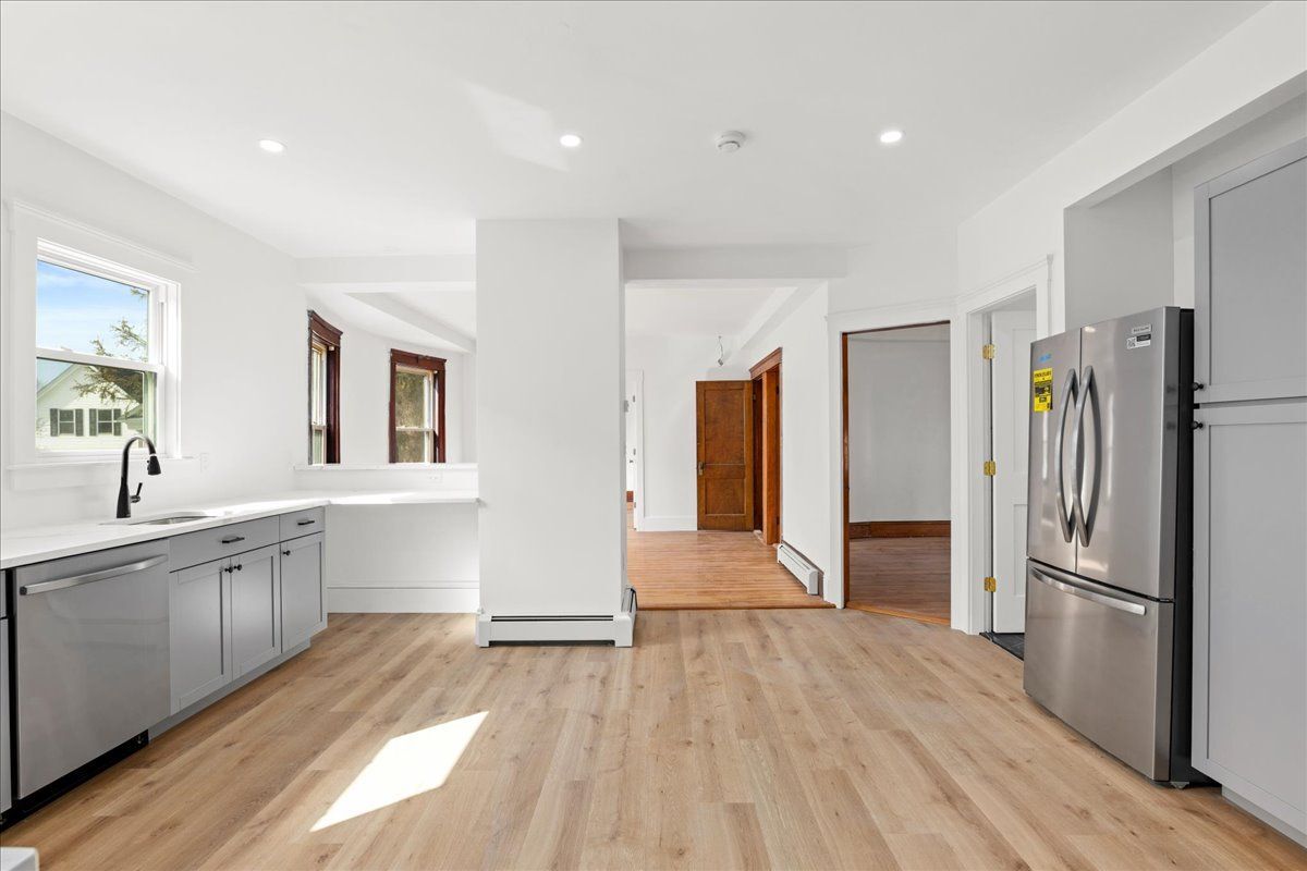 Building Photo - 183 Vernon St