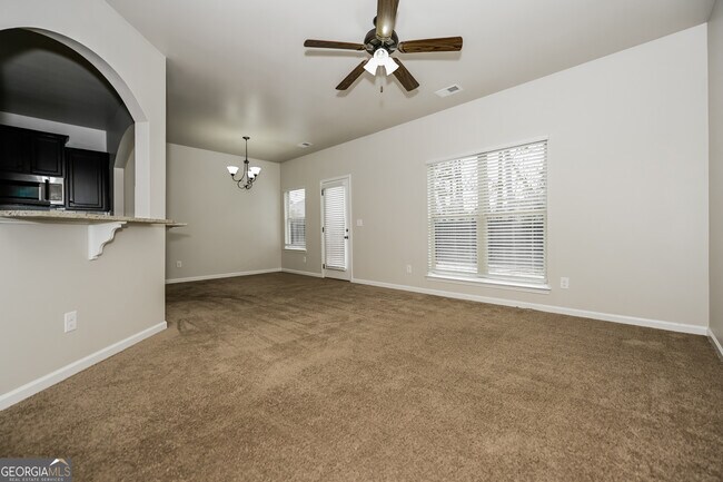 Building Photo - 101 Magnaview Dr