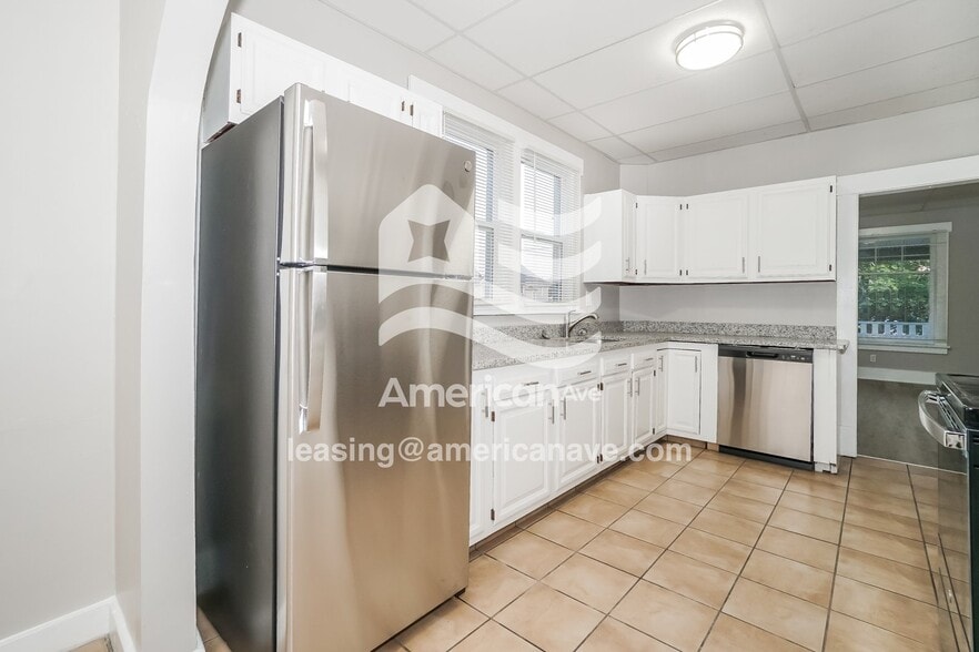Building Photo - 1216 Dueber Ave SW