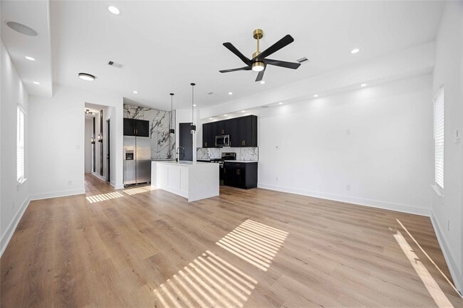 Building Photo - 4125 Shelby Cir