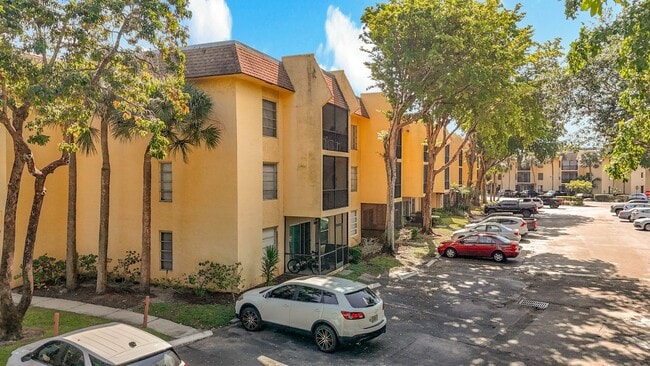 Building Photo - Beautiful 2 bedroom 2 bath Condo in Boca Raton, close to FAU