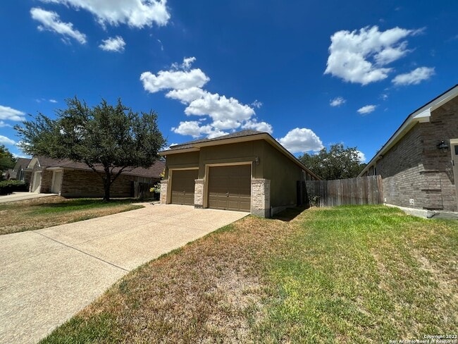 Building Photo - 1303 Bluff Forest