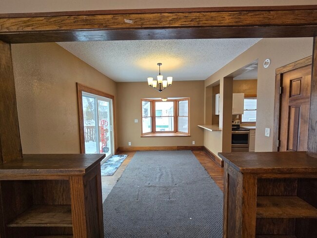 Building Photo - 802-811 11th Ave N