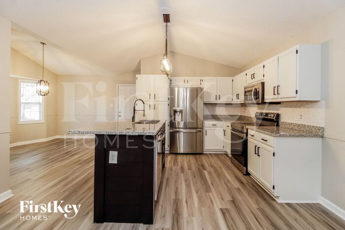 Building Photo - 2111 Priya St