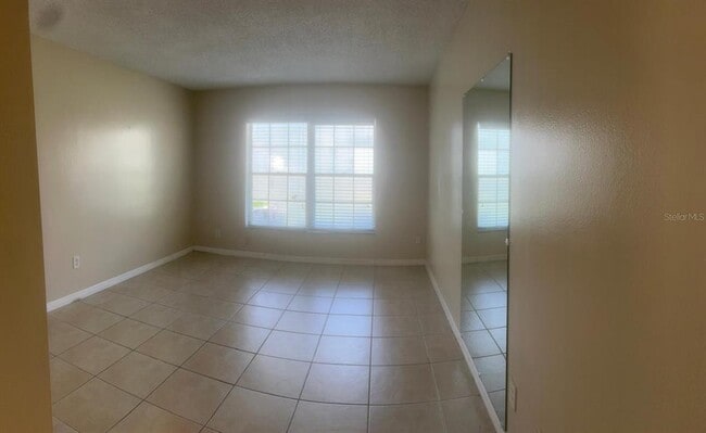 Building Photo - 1542 Sophie Blvd