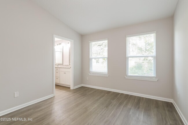 Building Photo - 416 Palm St