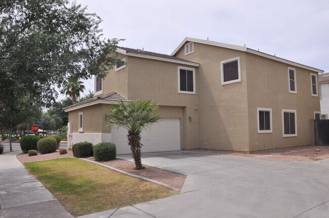 Building Photo - Beautiful gated Mesa Home!