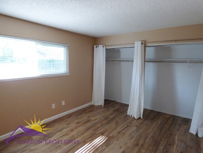 Building Photo - 3 Bed 2 Bath 1,317sqft Citrus Heights Home in Wildwood Estates