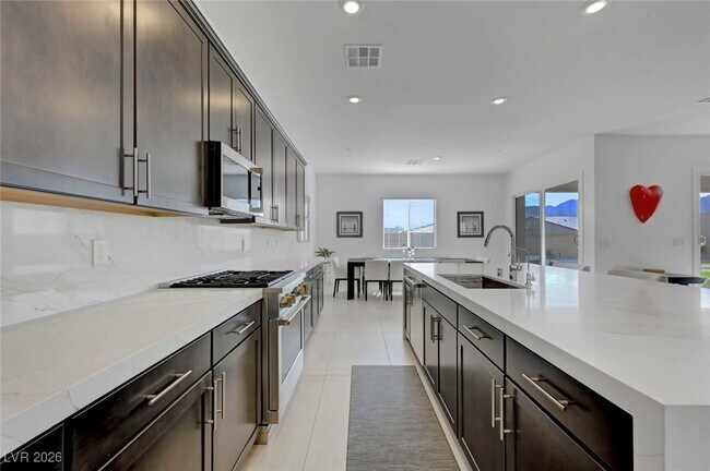 Building Photo - 10851 Mila Lndg Ave