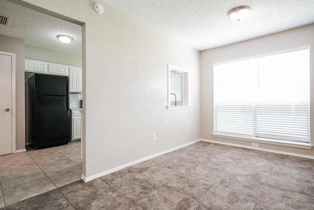 Building Photo - 618 Thornwood Trail
