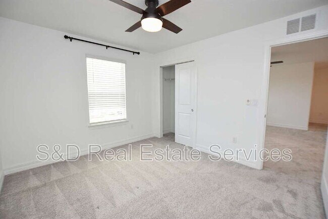 Building Photo - 3857 Capri Coast Dr