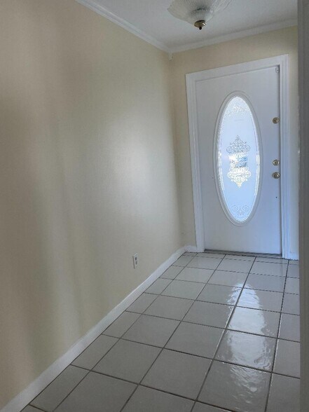 Front Entrance - 1431 Flagler Blvd