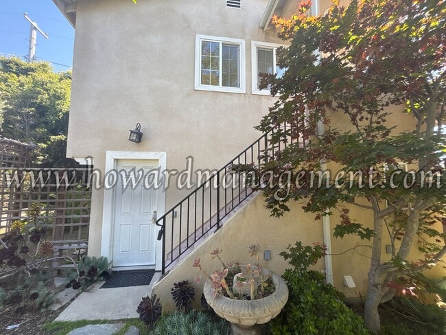 Building Photo - 01658CE