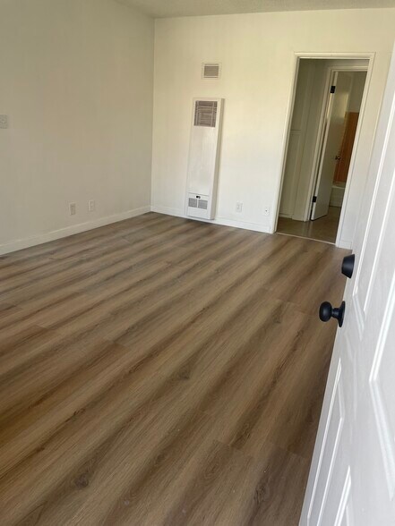 Building Photo - 4247 W Slauson Ave